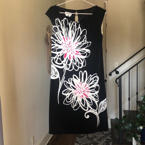 Maggie L Flower Dress - Picture 1 of 3